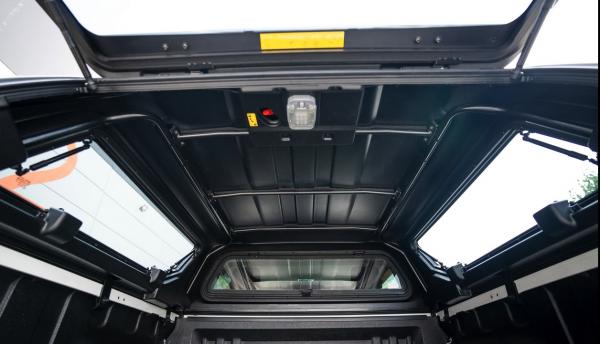 Hardtop mit elektrisch angesteuerten aufklappbaren Seitenscheiben + Heckscheibe, kabinenhoch, in Wagenfarbe lackiert für Ford Ranger RAPTOR Doppelkabiner, Modell 2023